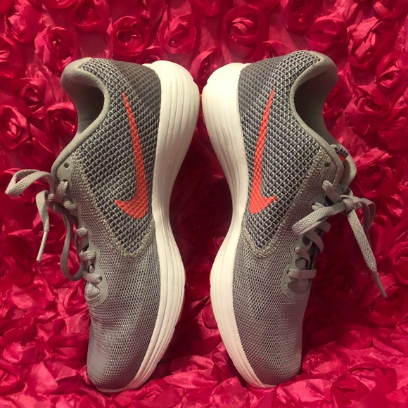 NIKE WOMENS REVOLUTION 3 RUNNING SHOE - Picture 5 of 7